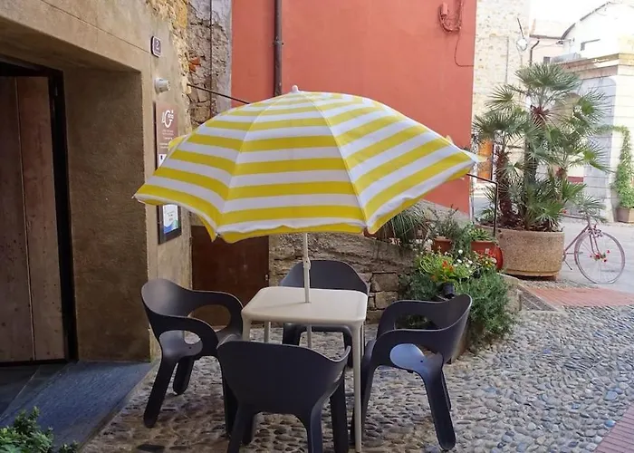 Appartamento Host4u - Papa Gigi's House, Beautiful Into Ancient Stone Civezza
