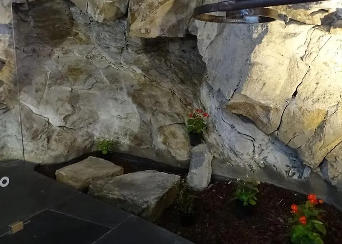 Host4u - Papa Gigi's House, Beautiful Into Ancient Stone Civezza
